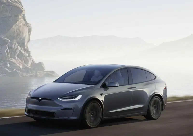 Tesla Model X (2016-26) (3)