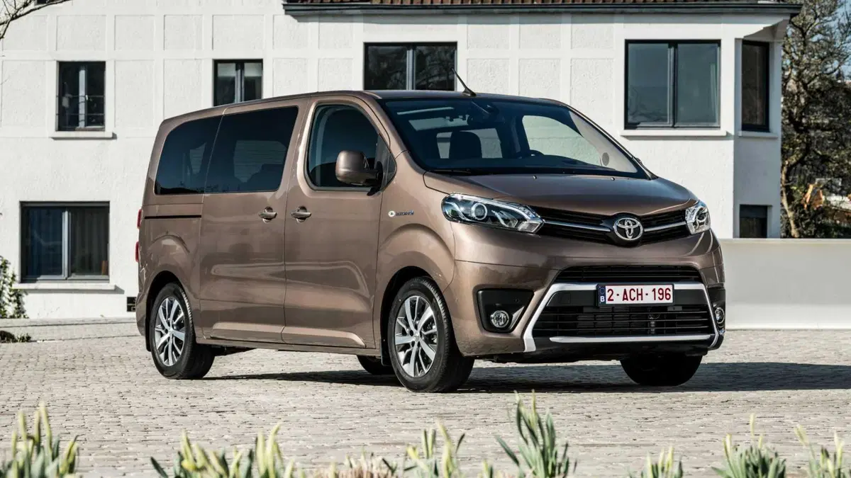 Toyota Proace Verso Verso Electric 75 kWh L2 Long D Lounge (6)