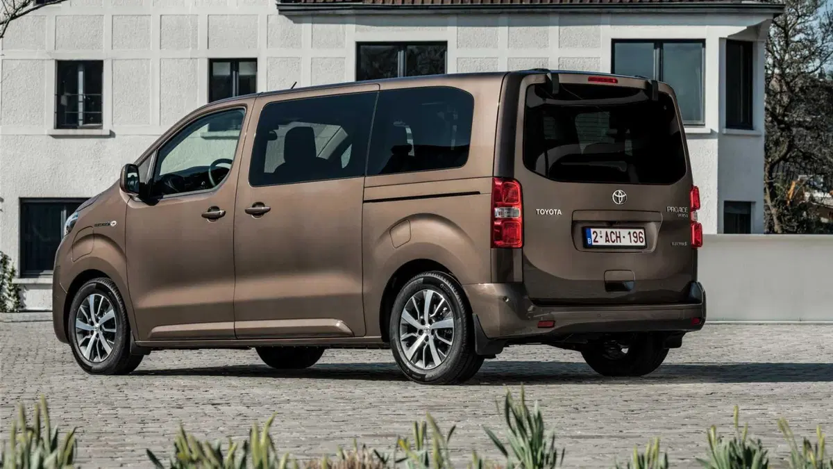 Toyota Proace Verso Verso Electric 75 kWh L2 Long D Lounge (7)