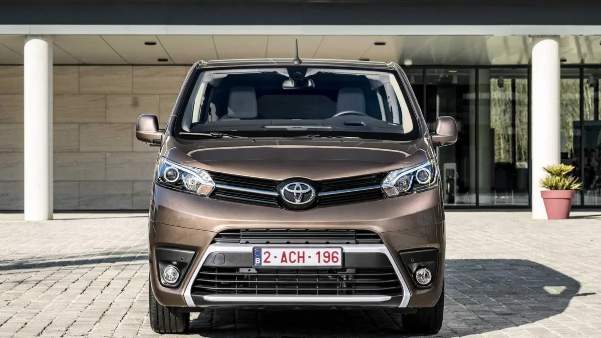 Toyota Proace Verso Verso Electric 75 kWh L2 Long D Lounge (11)