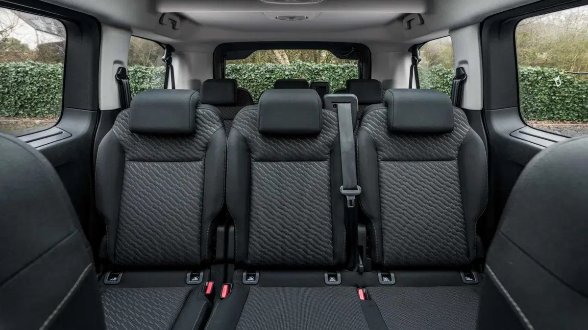 Toyota Proace Verso Verso Electric 75 kWh L2 Long D Lounge (16)