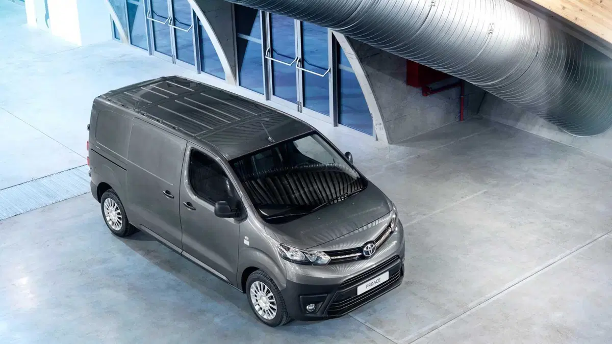 Toyota Proace 1.6D 115CV S&S PL-TN Furgone Medium 5p.10q (2)