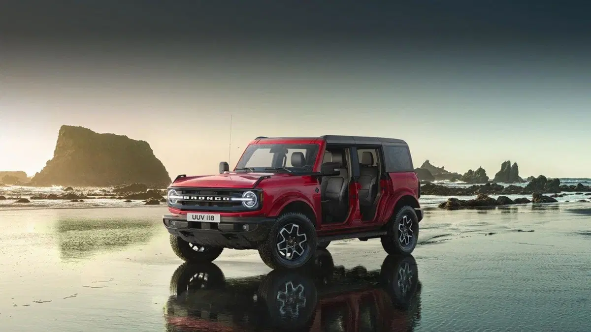Scende in campo e le ha tutte contro: nuova Ford Bronco top e flop (4)