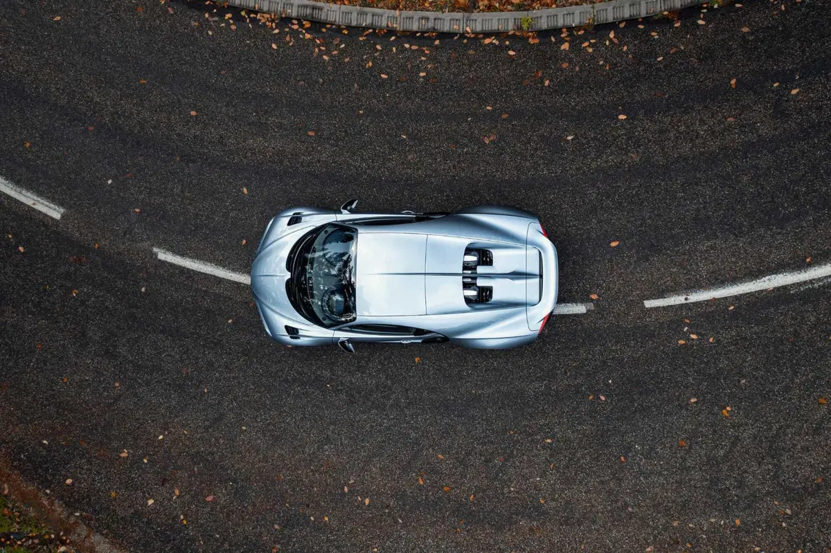 Bugatti Chiron Profilée, preziosa come un solitario (15)