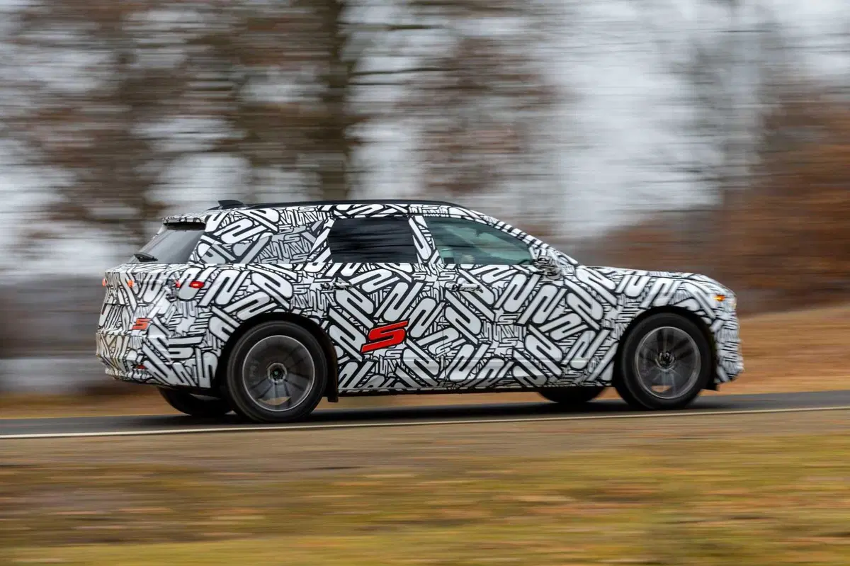 Honda comincia a fare sul serio con le elettriche Acura ZDX (2024) (4)