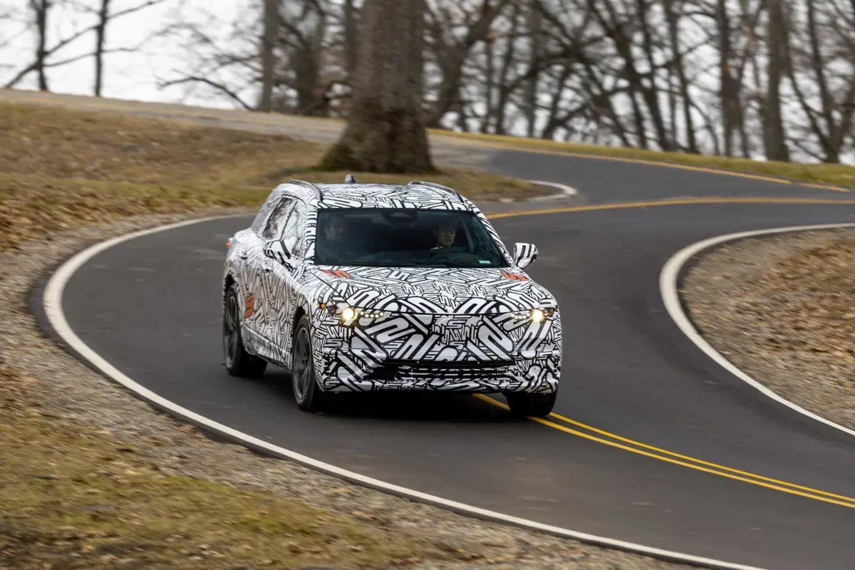 Honda comincia a fare sul serio con le elettriche Acura ZDX (2024) (5)