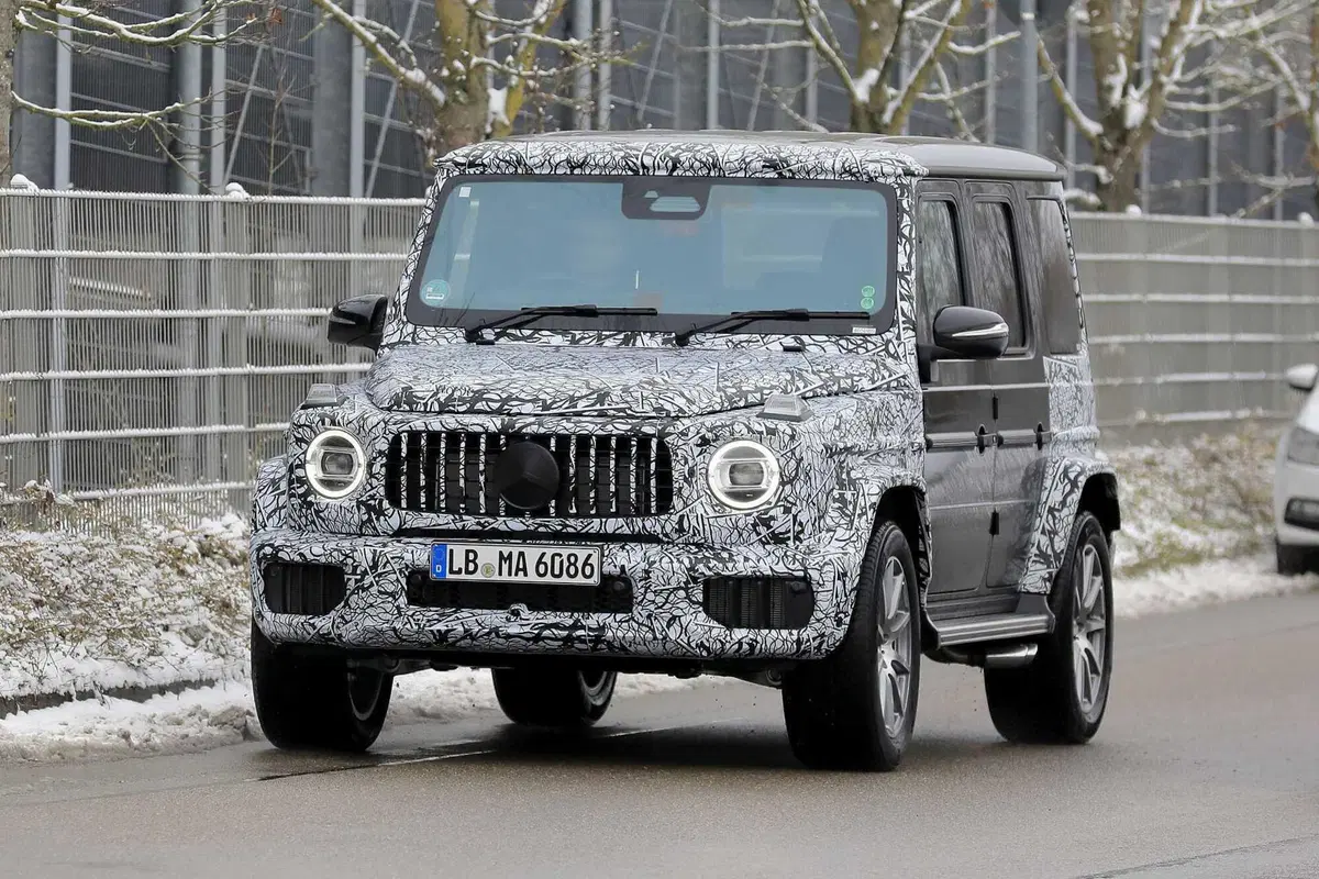 Nuova Mercedes Classe G, ecco le foto spia (2)