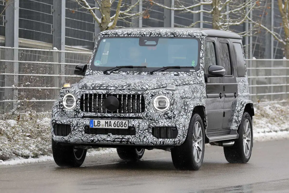 Nuova Mercedes Classe G, ecco le foto spia (4)
