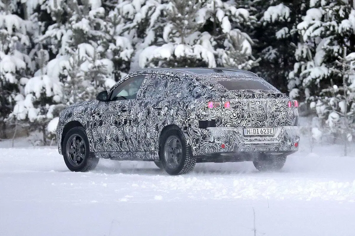 Nuova BMW X2 e iX2, ecco le foto spia (12)