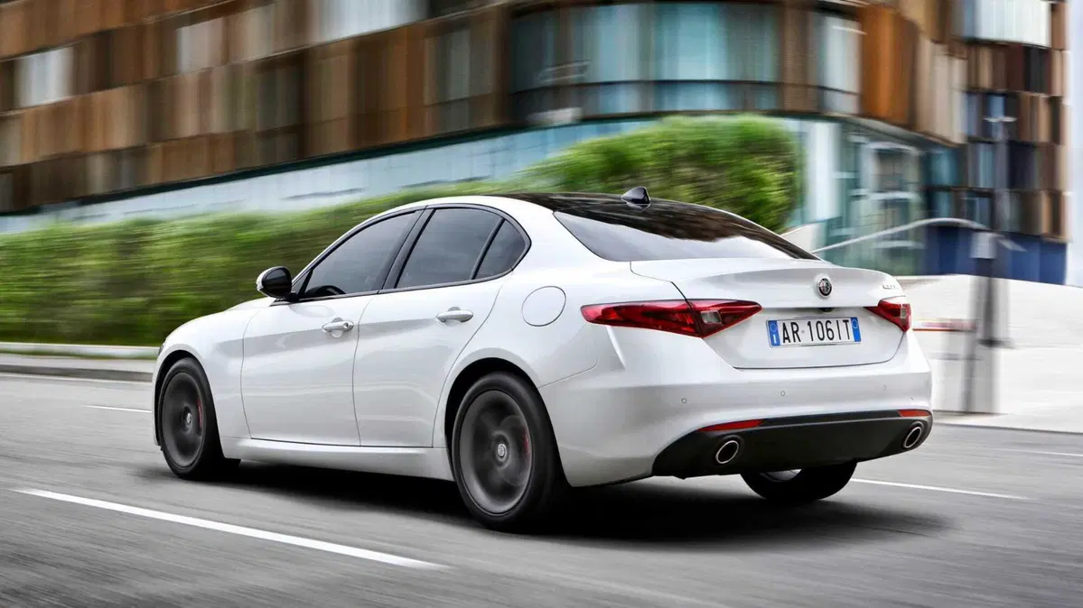 Alfa Romeo Giulia 2.0 Turbo 280 CV AT8 Veloce (20)