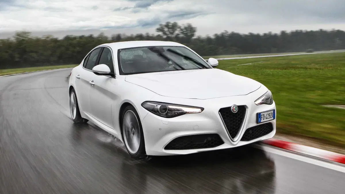 Alfa Romeo Giulia 2.0 Turbo 280 CV AT8 Veloce (25)