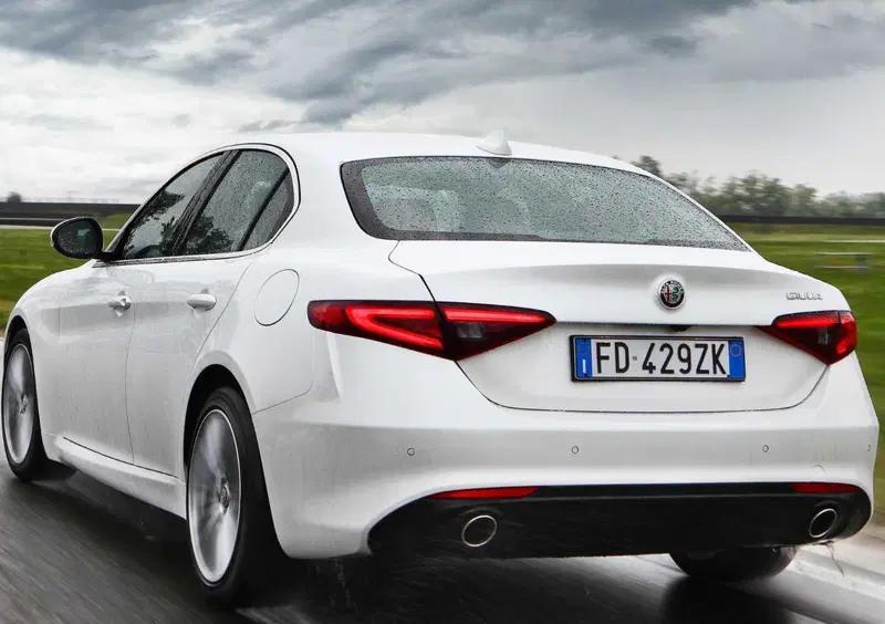 Alfa Romeo Giulia (27)
