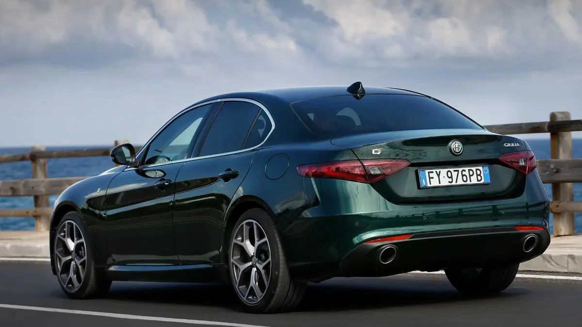 Alfa Romeo Giulia 2.0 Turbo 280 CV AT8 Veloce (29)