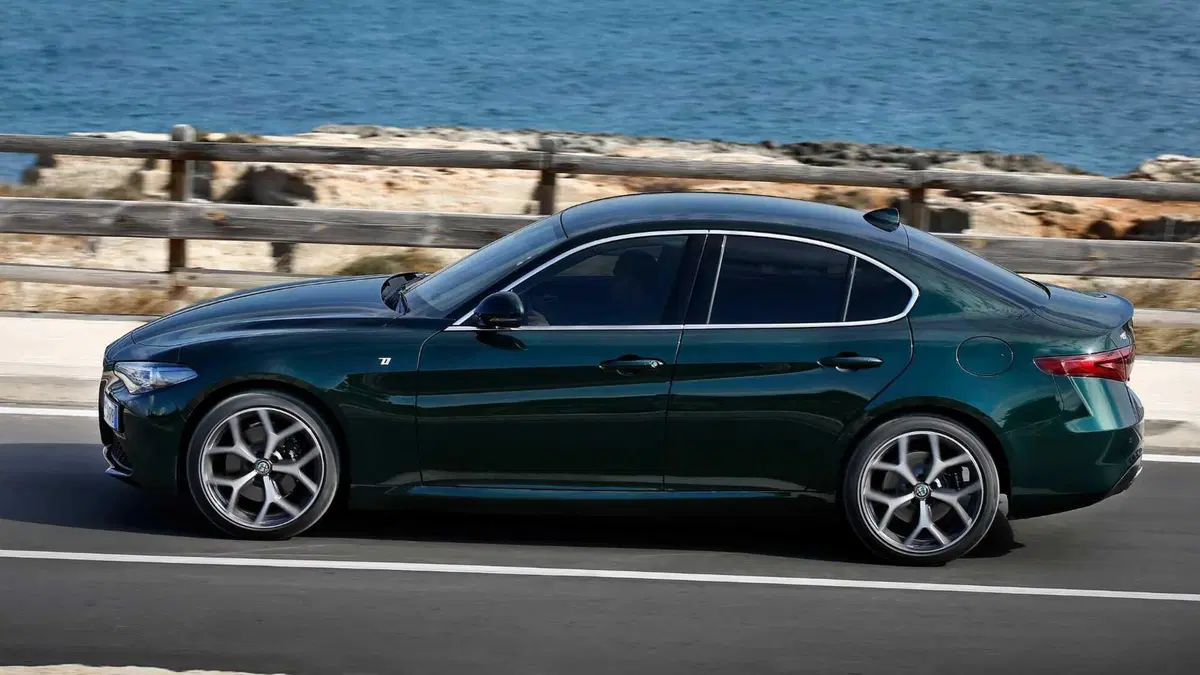 Alfa Romeo Giulia 2.0 Turbo 280 CV AT8 Veloce (30)