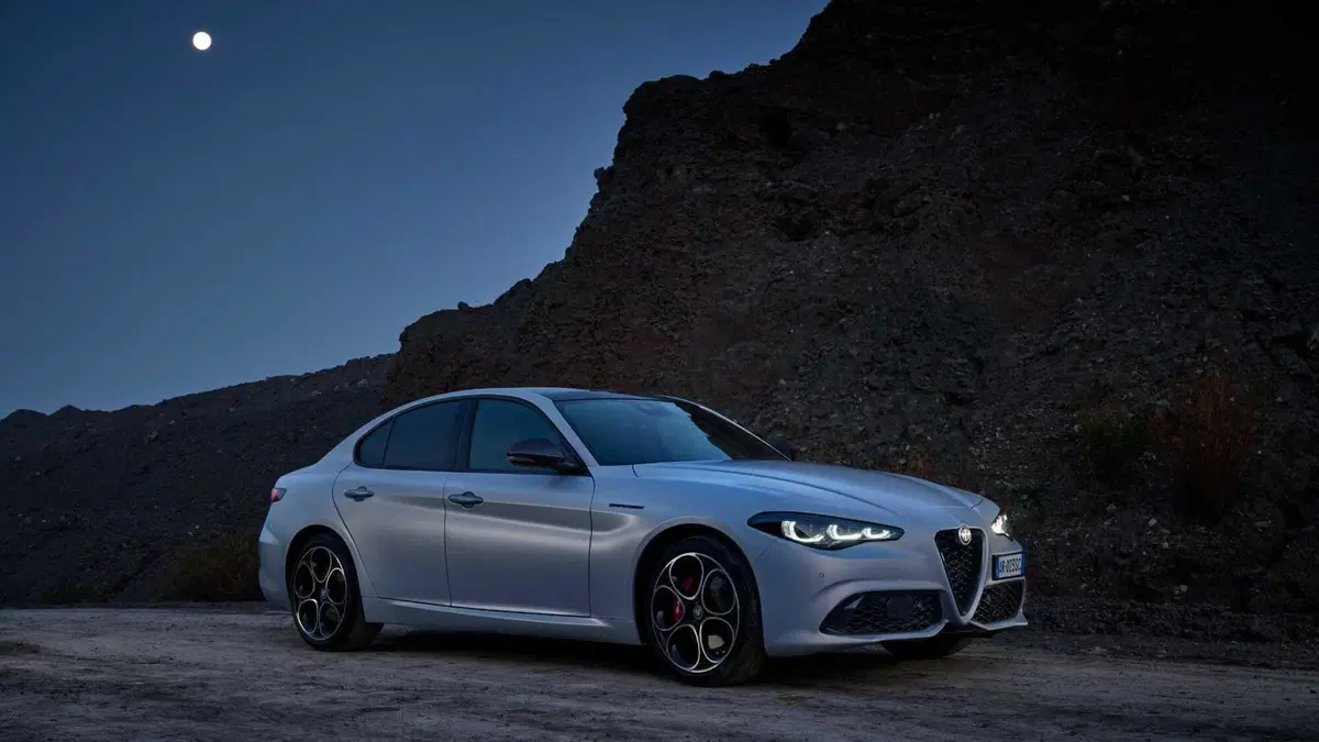 Alfa Romeo Giulia 2.0 Turbo 280 CV AT8 Veloce (3)