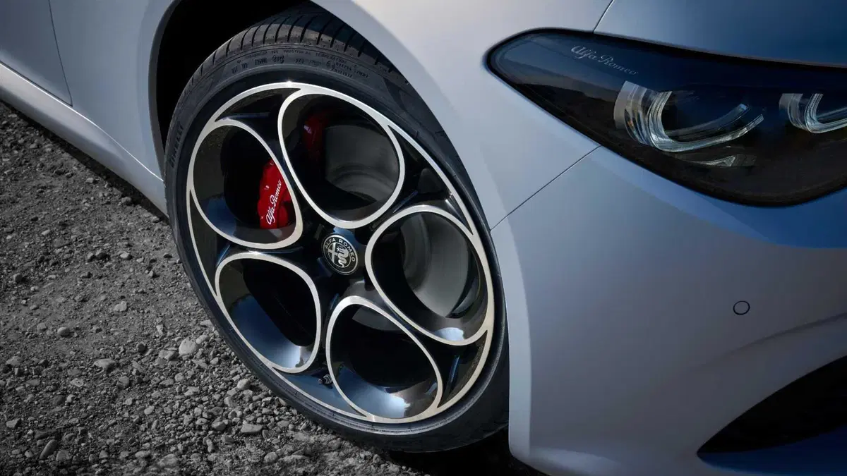 Alfa Romeo Giulia 2.0 Turbo 280 CV AT8 Veloce (14)