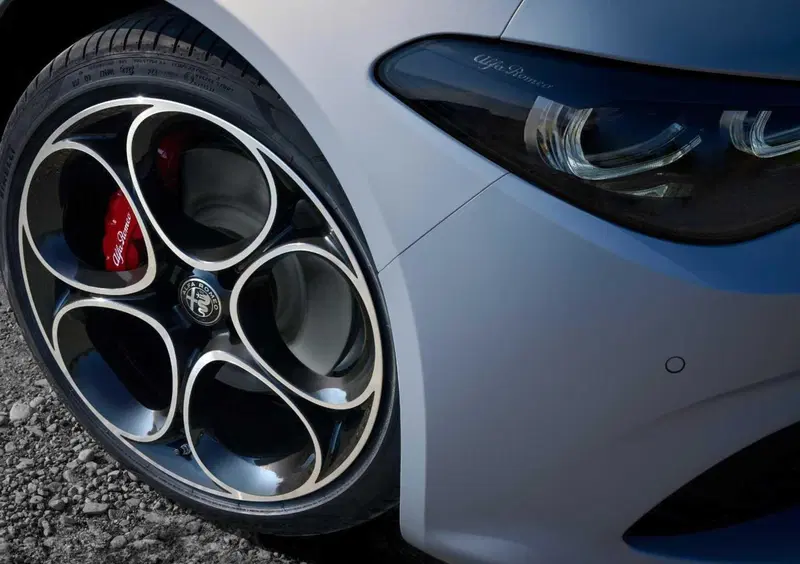 Alfa Romeo Giulia (14)