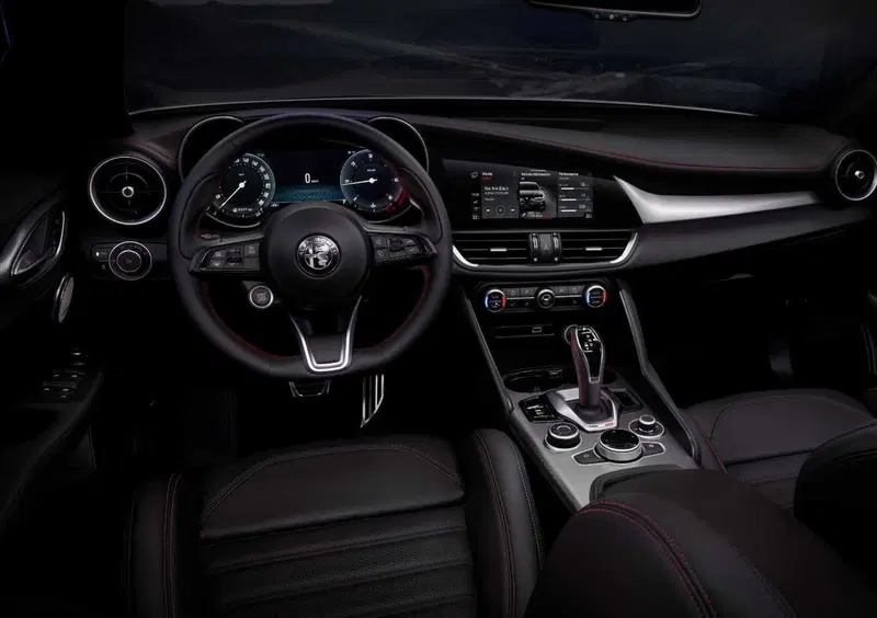 Alfa Romeo Giulia (8)