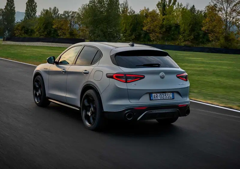 Alfa Romeo Stelvio (4)