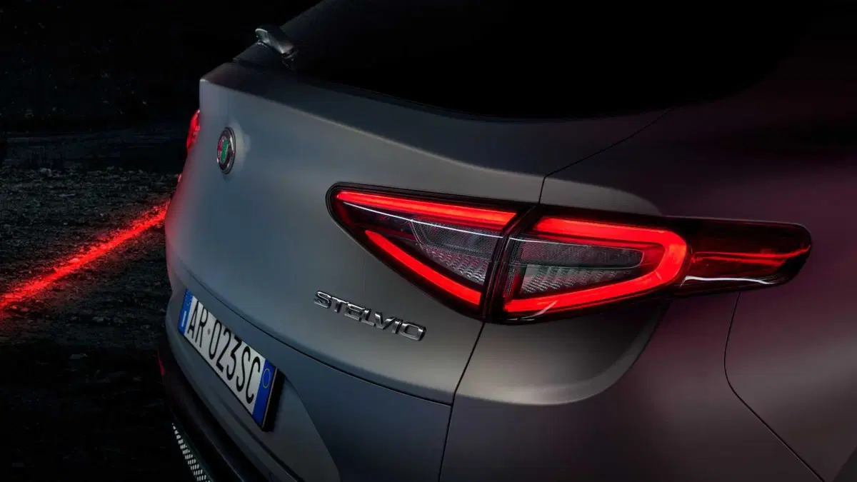 Alfa Romeo Stelvio Stelvio 2.2 Turbodiesel 190 CV AT8 Q4 Business (11)
