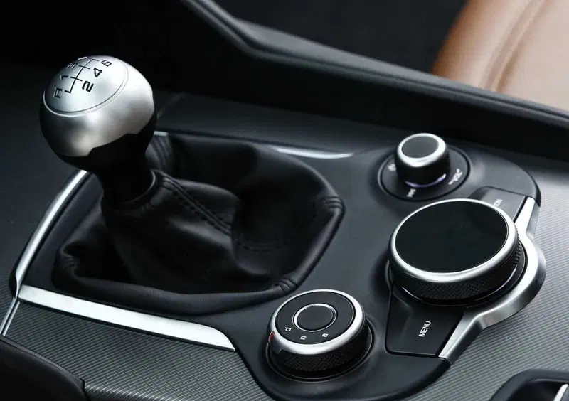 Alfa Romeo Stelvio (7)