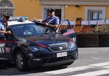 Ladro d'auto maldestro: tenta il furto ma l'auto non è vuota 