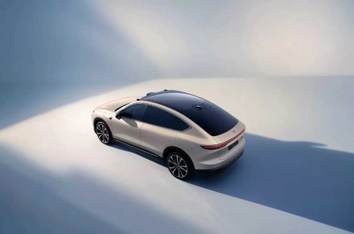 NIO EC7, ecco la nuova suv-coupé elettrica da 940 km (2)