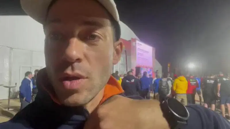 Dakar 2023: con "Gerri" Gerini al briefing dei piloti e dei team [VIDEO]