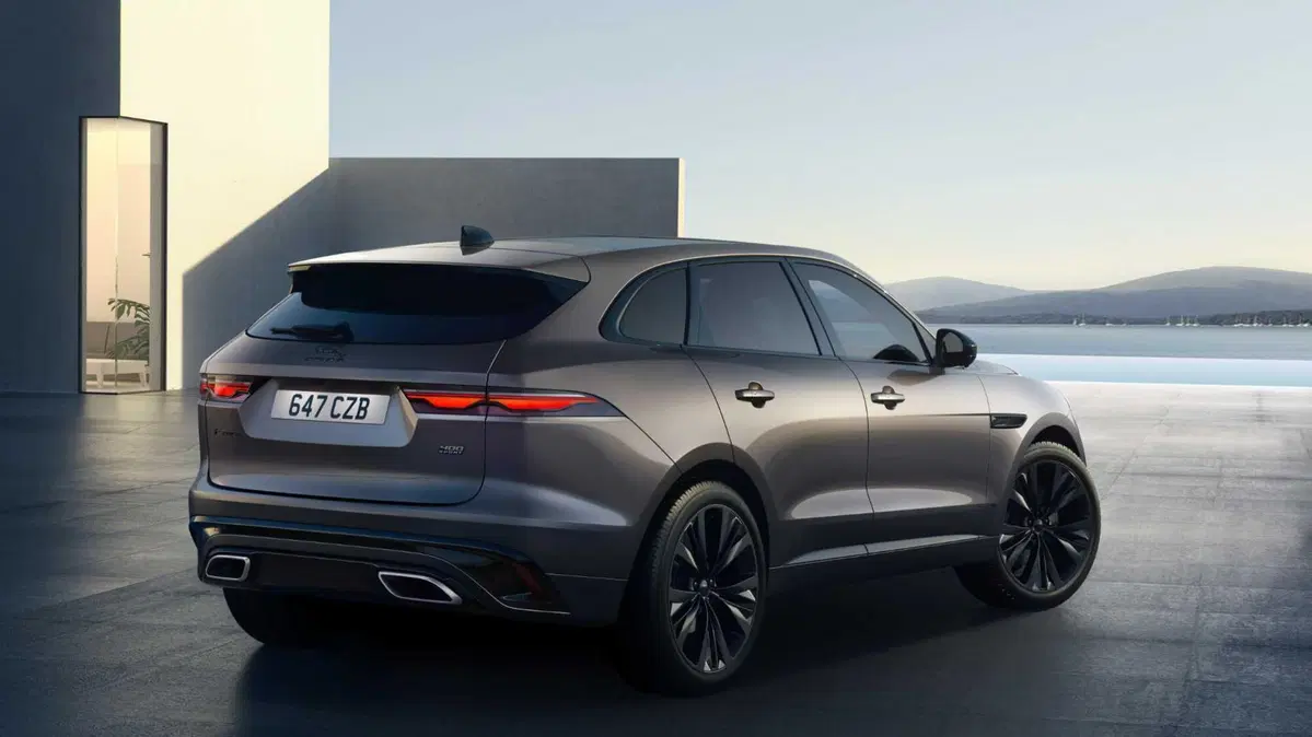 Jaguar F-Pace 3.0d i6 mhev R-Dynamic SE 90th Anniversary Edition awd 300cv auto (8)