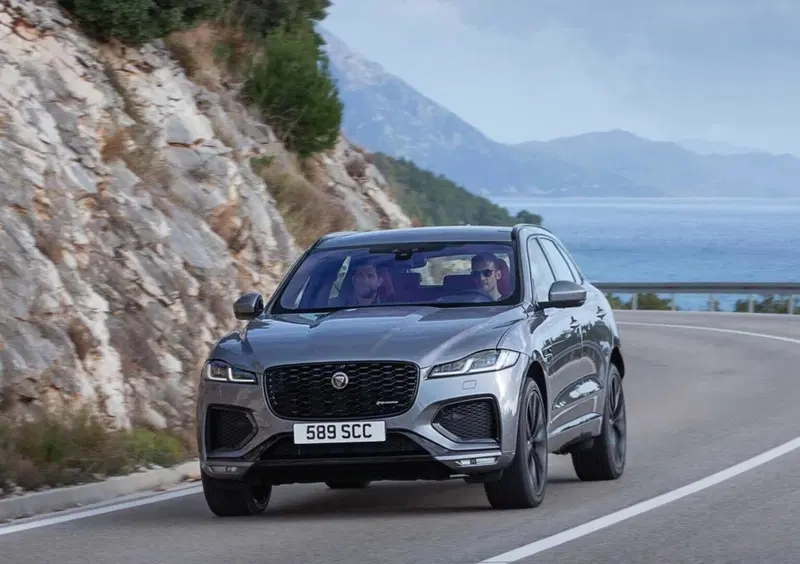 Jaguar F-Pace (4)