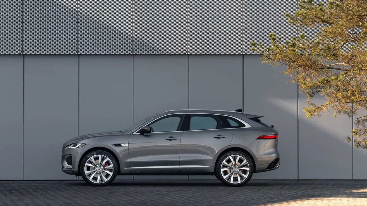 Jaguar F-Pace 3.0d i6 mhev R-Dynamic SE 90th Anniversary Edition awd 300cv auto (6)