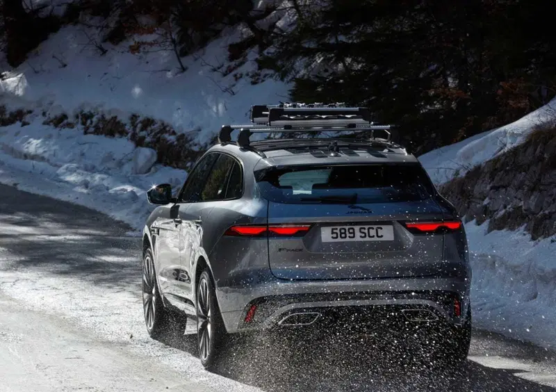 Jaguar F-Pace (10)