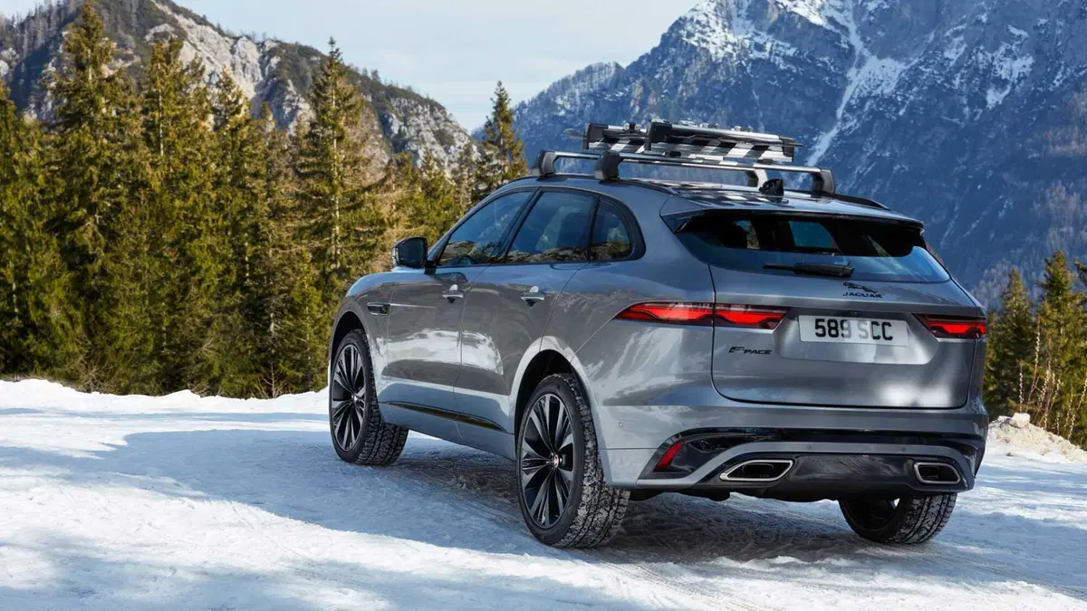 Jaguar F-Pace 3.0d i6 mhev R-Dynamic SE 90th Anniversary Edition awd 300cv auto (9)