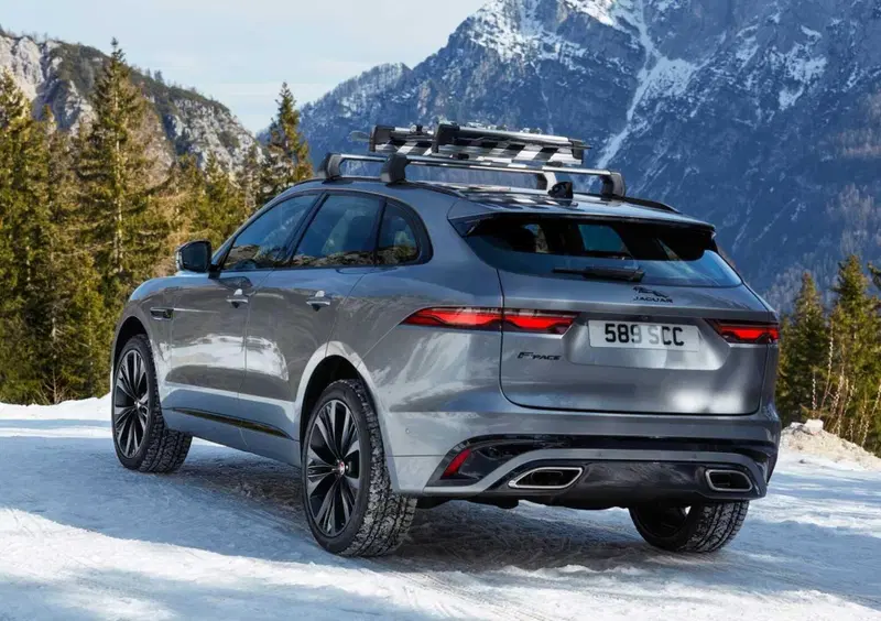 Jaguar F-Pace (9)