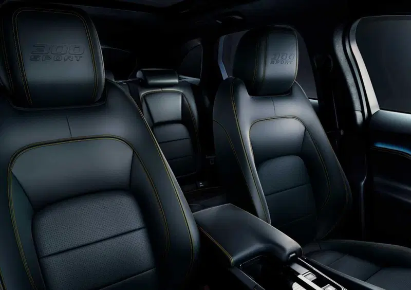 Jaguar F-Pace (14)