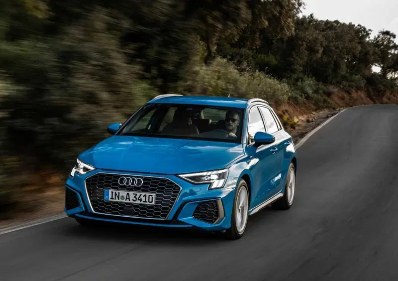 Audi A3 Sportback (2020-->>) (21)