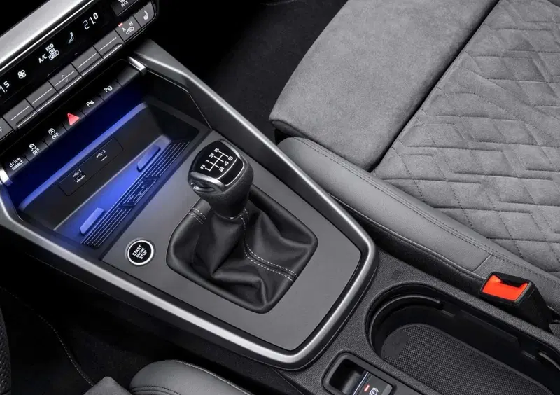 Audi A3 Sportback (2020-->>) (44)