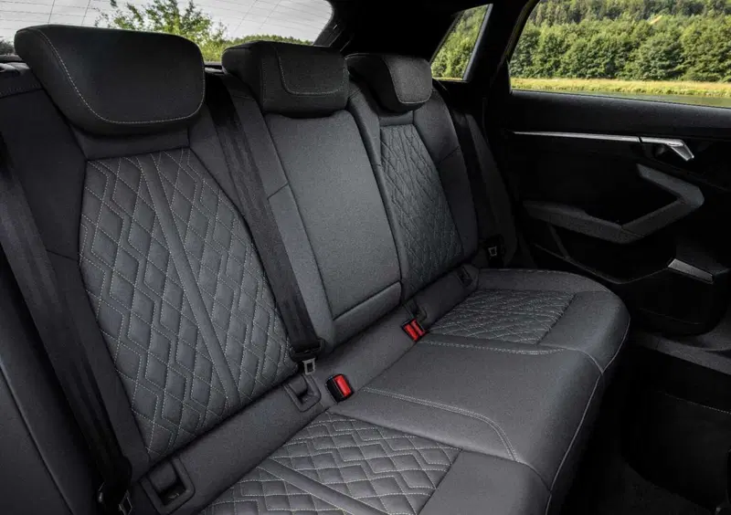 Audi S3 Sportback (2020-->>) (33)