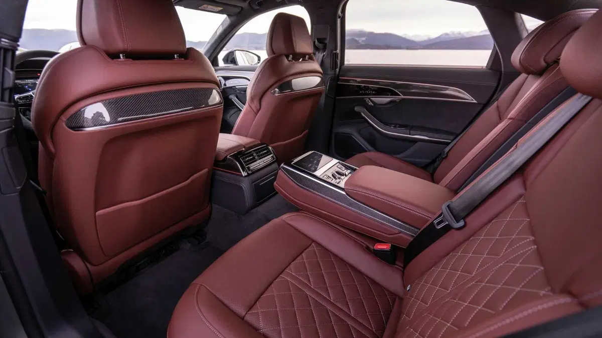 Audi A8 (2017-->>) (18)
