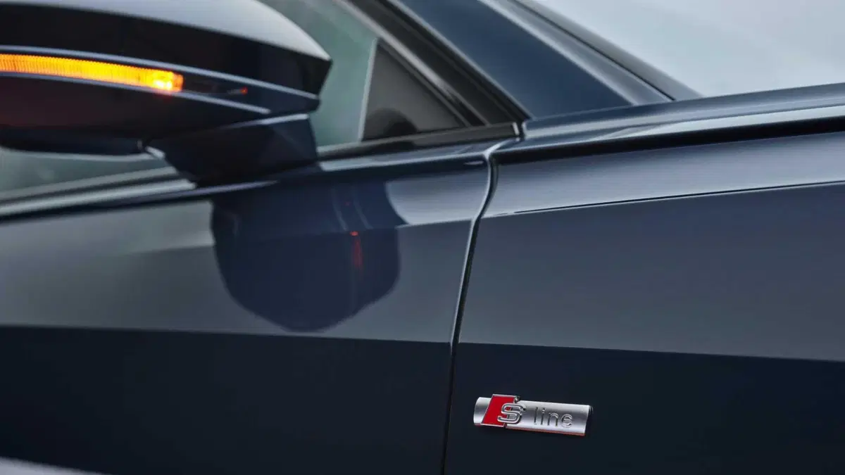 Audi A8 (2017-->>) (22)