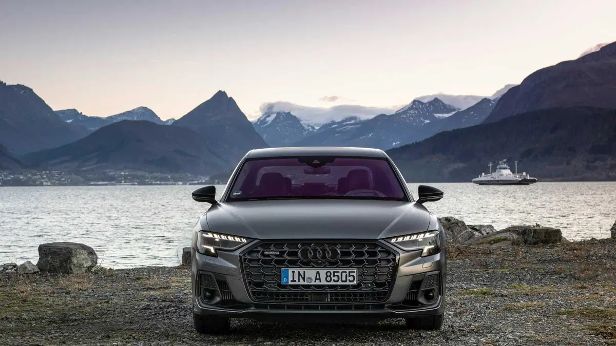 Audi A8 (2017-->>) (6)