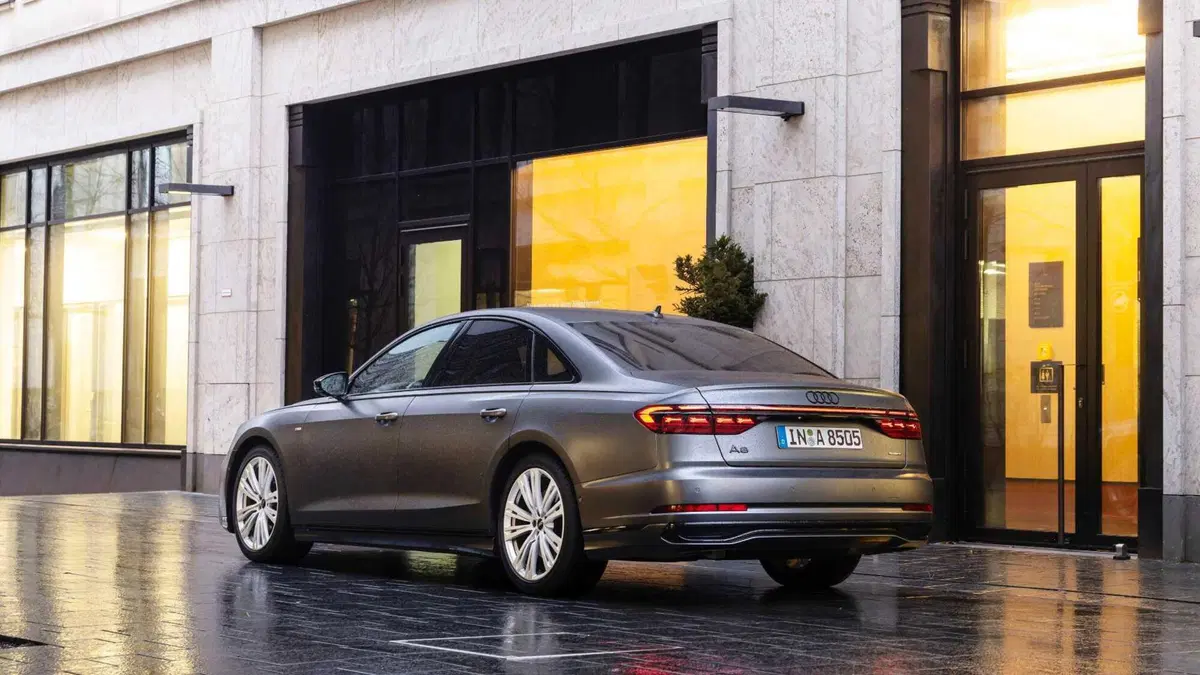 Audi A8 (2017-->>) (11)
