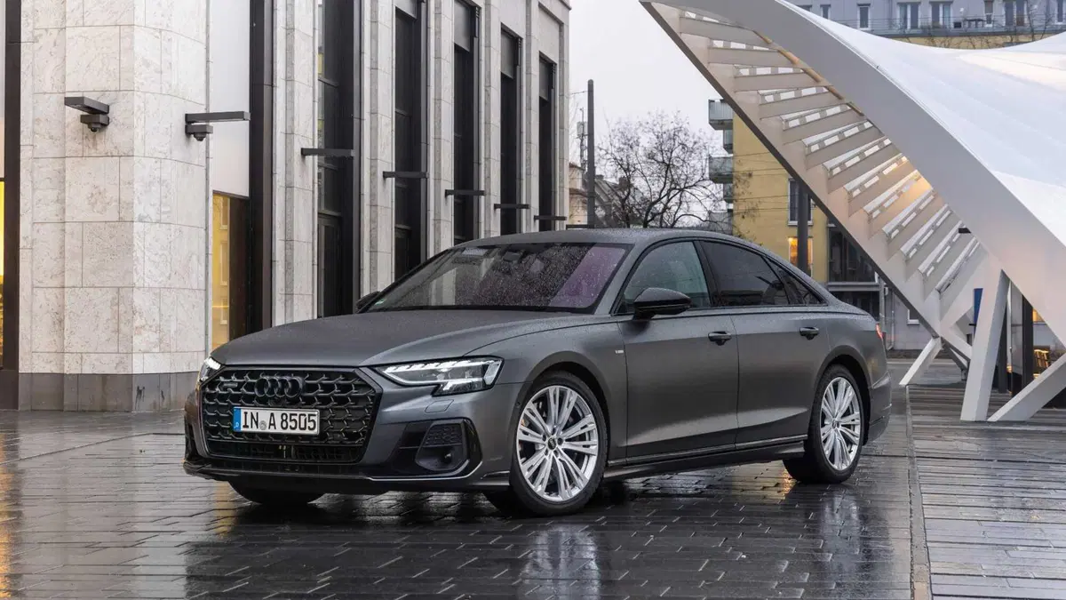 Audi A8 (2017-->>) (4)