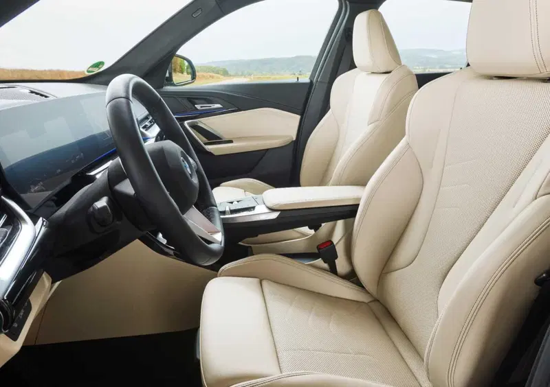 BMW iX1 (2022-->>) (10)
