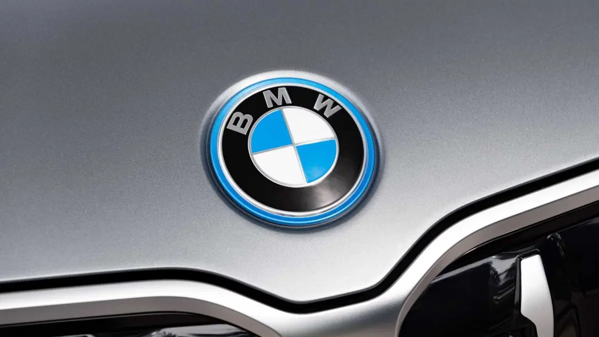 BMW iX1 (2022-->>) (19)