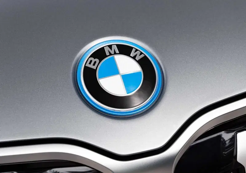BMW iX1 (2022-->>) (19)