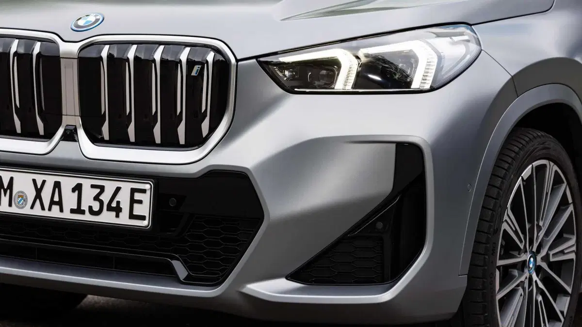 BMW iX1 (2022-->>) (22)