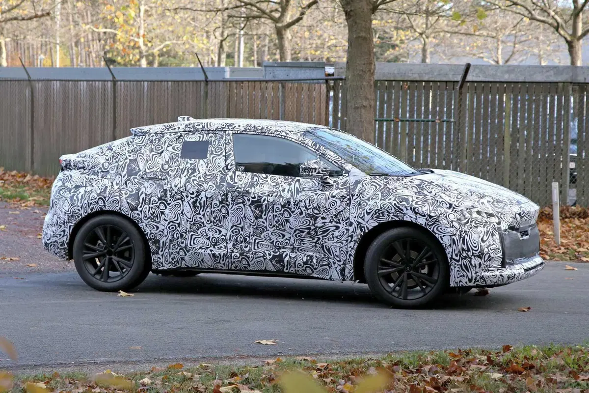 Nuova Toyota Small SU elettrica, ecco le foto spia (5)
