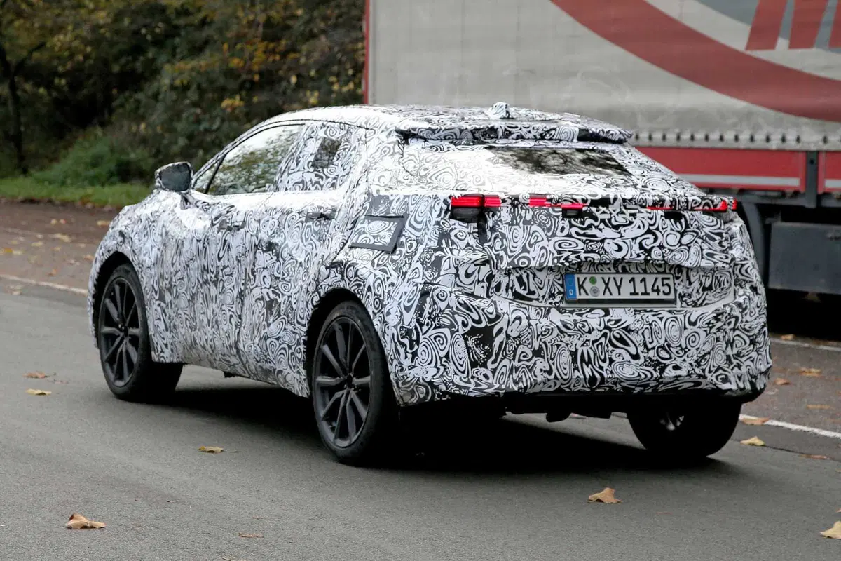 Nuova Toyota Small SU elettrica, ecco le foto spia (17)
