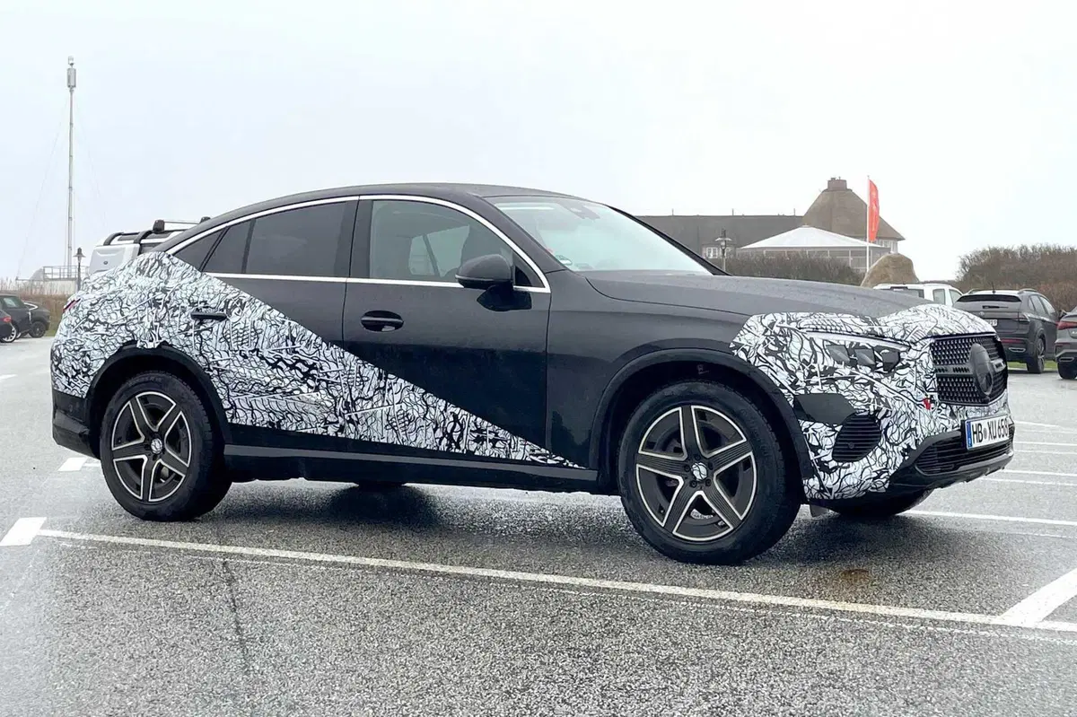 Mercedes GLC Coupé, ecco le foto spia del nuovo Facelift (3)